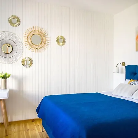 Madu --- Entire Private With Jacuzzi トロギール