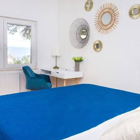 Madu --- Entire Private With Jacuzzi * トロギール