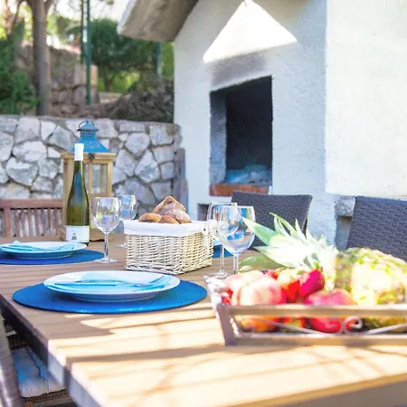 Madu --- Entire Private With Jacuzzi Trogir