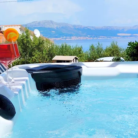 Villa Madu --- Entire Private With Jacuzzi