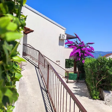 Willa Madu --- Entire Private With Jacuzzi *