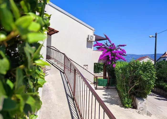 Willa Madu --- Entire Private With Jacuzzi *