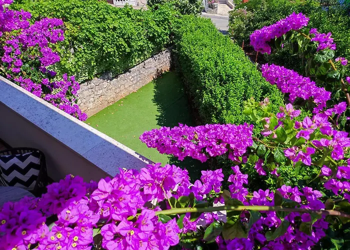 Madu --- Entire Private With Jacuzzi Willa *