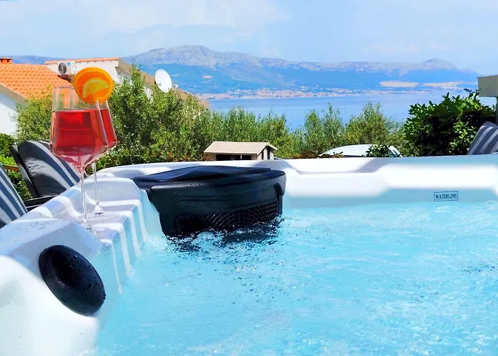 Willa Madu --- Entire Private With Jacuzzi